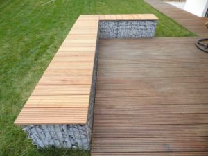 Gabionen Terrassen Bank mit Garapa Terrassendielen