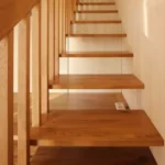 Jugendzimmermöbel / Kinderzimmermöbel Schränke mit Eichenstufen, Schreibtischplatte